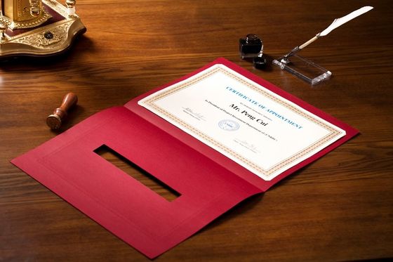 Couvertures de certificat de récompense d'OEM/ODM, support rouge chinois de certificat de papier parcheminé
